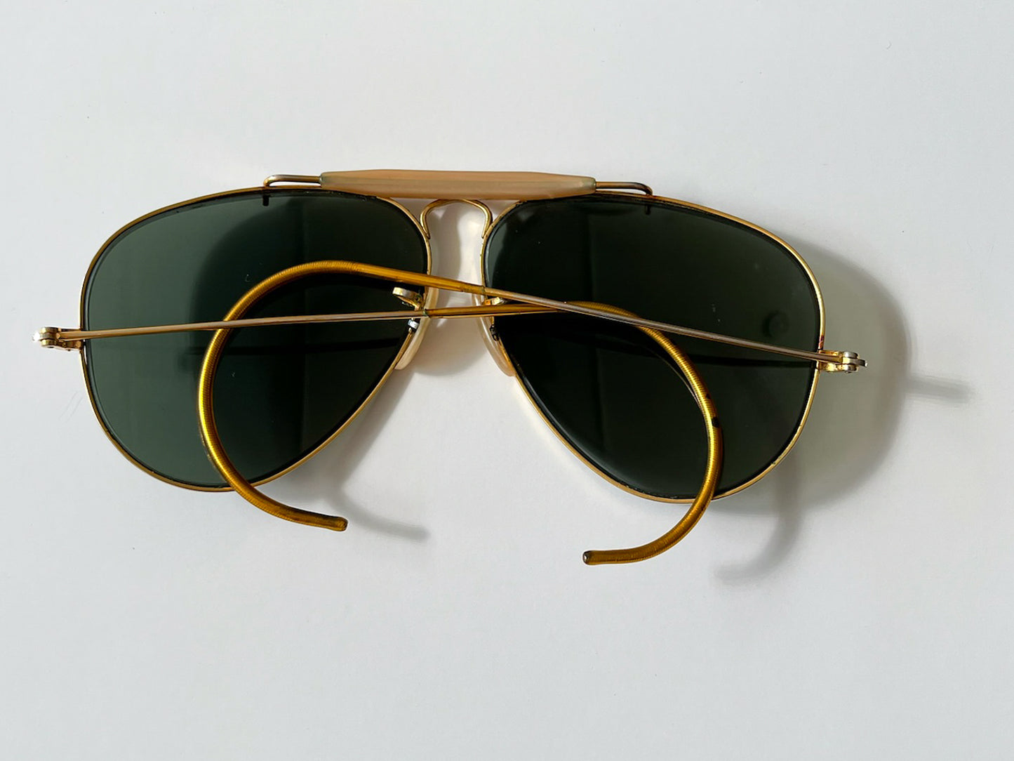1998 Vintage Ray-Ban Gold Rimmed Aviator Sunglasses Made in USA by Bausch & Lomb