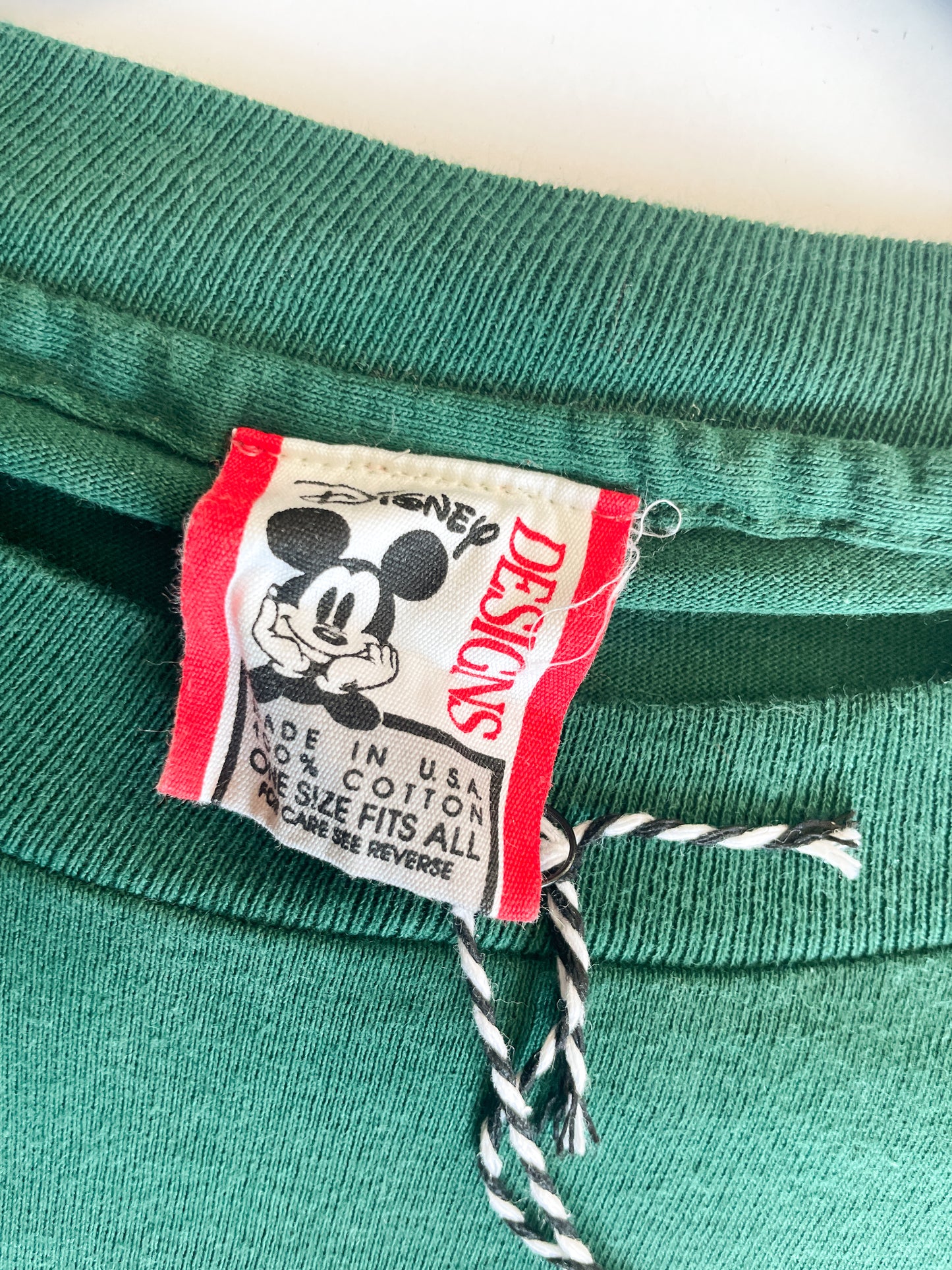 1990s Vintage Tigger Italy Wine Making Epcot Tee Shirt
