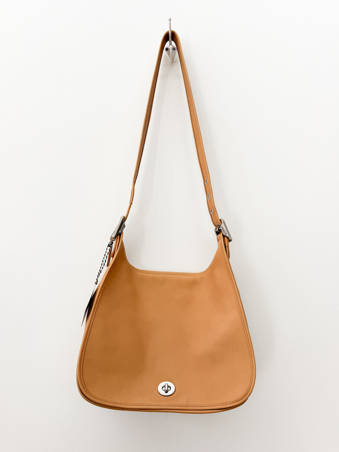 Y2K 2000s COACH 2002 Legacy Leather Crescent Bag 9718