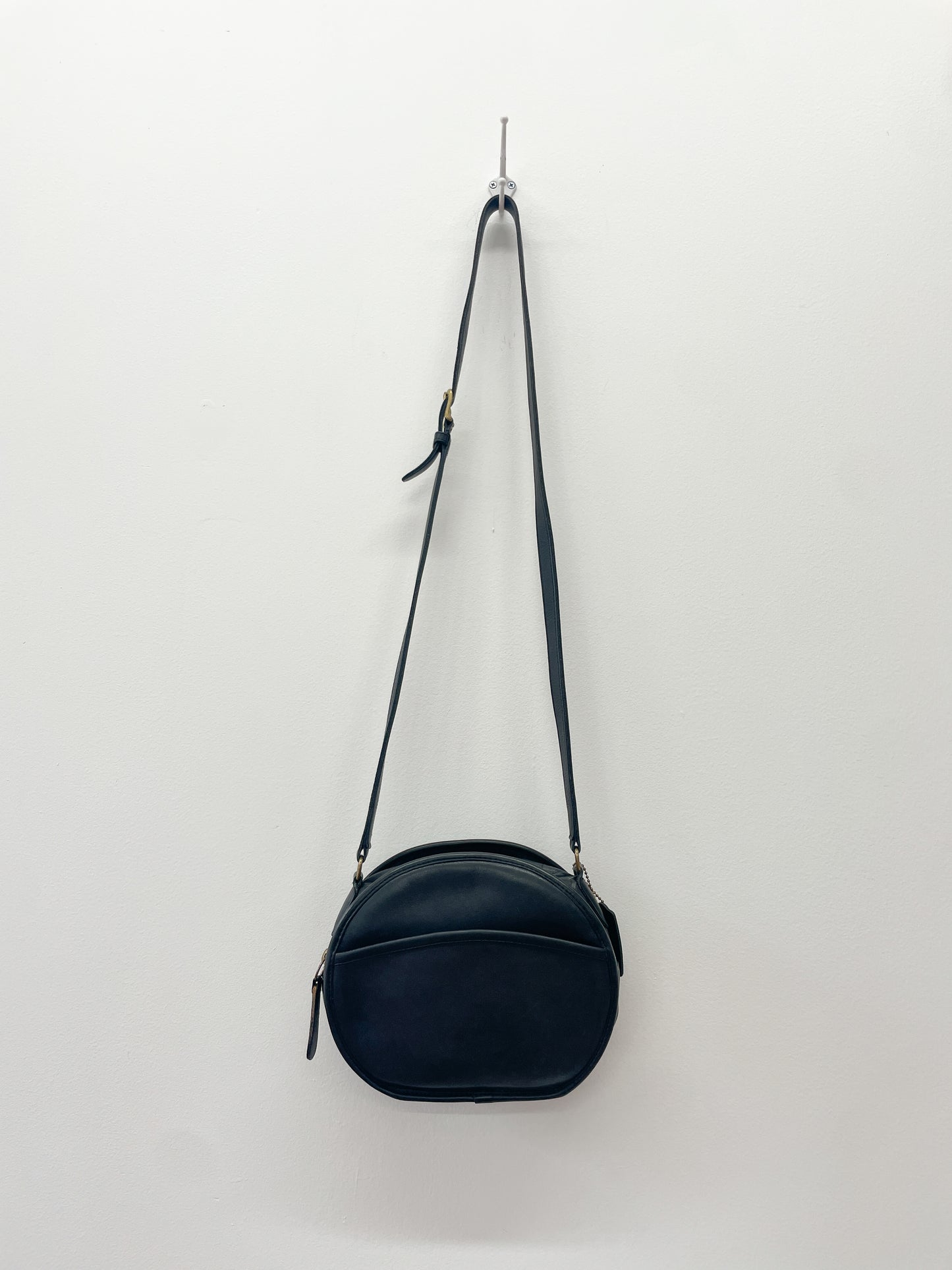 1980s Vintage COACH Leatherware Chester Canteen Black Authentic Original 9901 Crossbody Purse