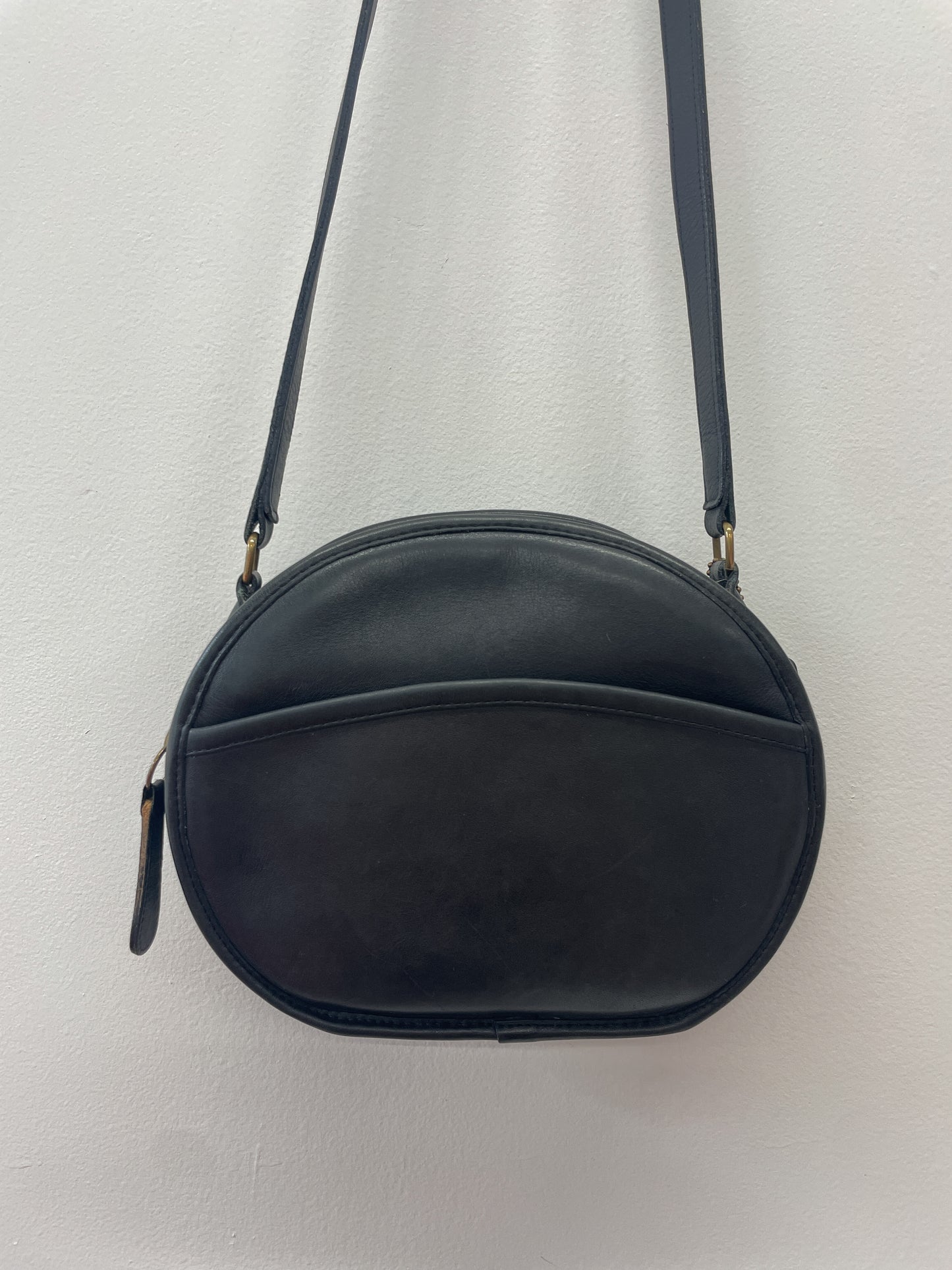 1980s Vintage COACH Leatherware Chester Canteen Black Authentic Original 9901 Crossbody Purse