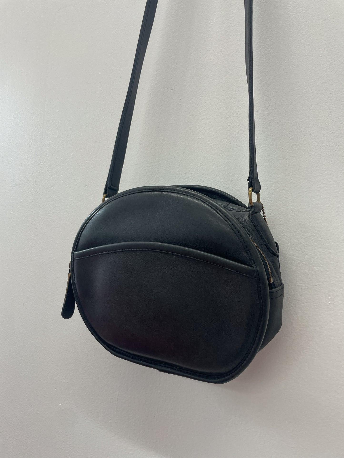 1980s Vintage COACH Leatherware Chester Canteen Black Authentic Original 9901 Crossbody Purse