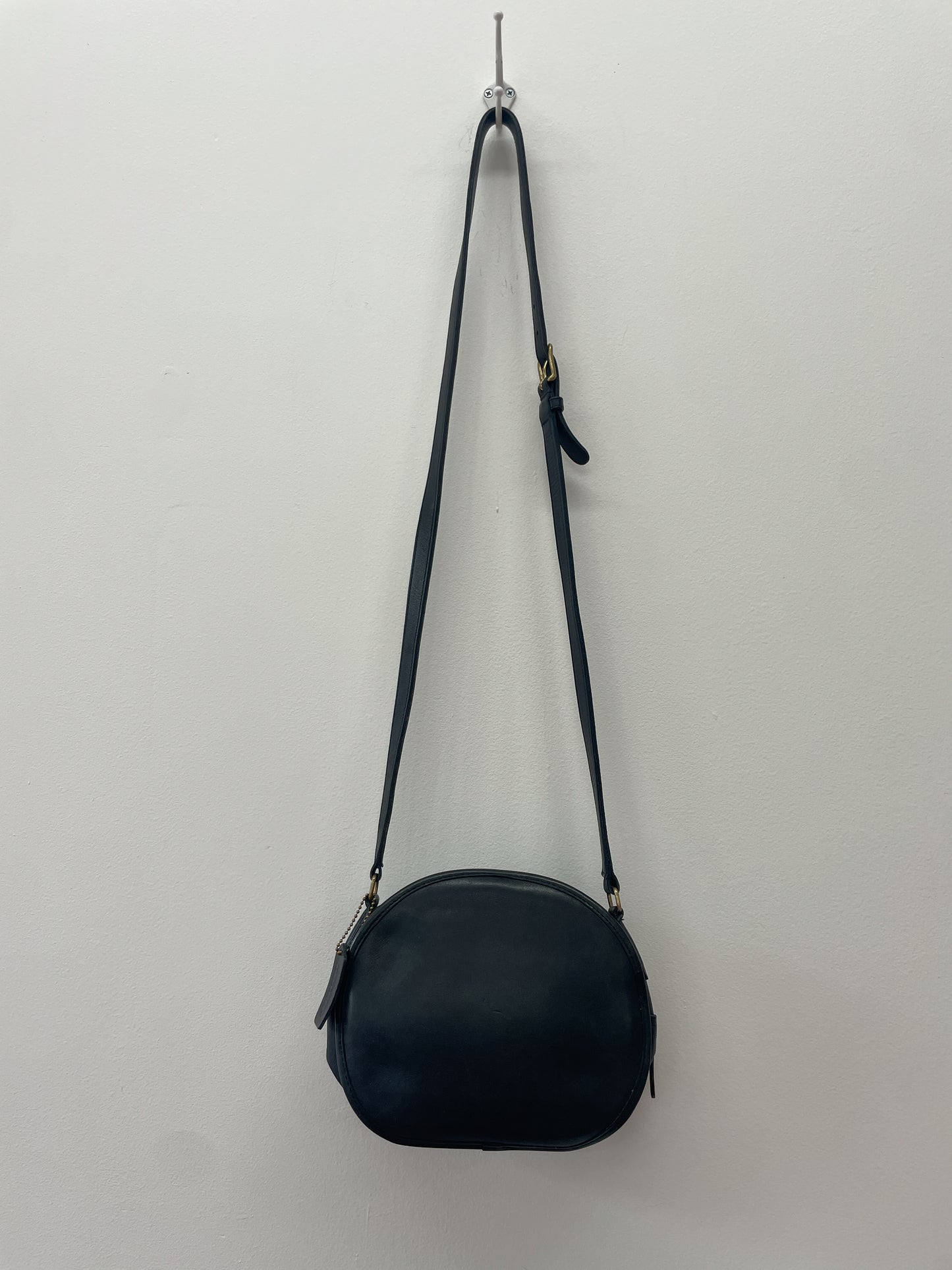 1980s Vintage COACH Leatherware Chester Canteen Black Authentic Original 9901 Crossbody Purse