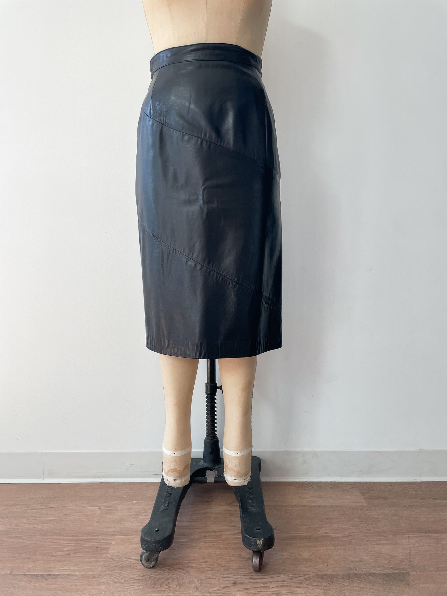 1980s Vintage Soft Black Leather Skirt