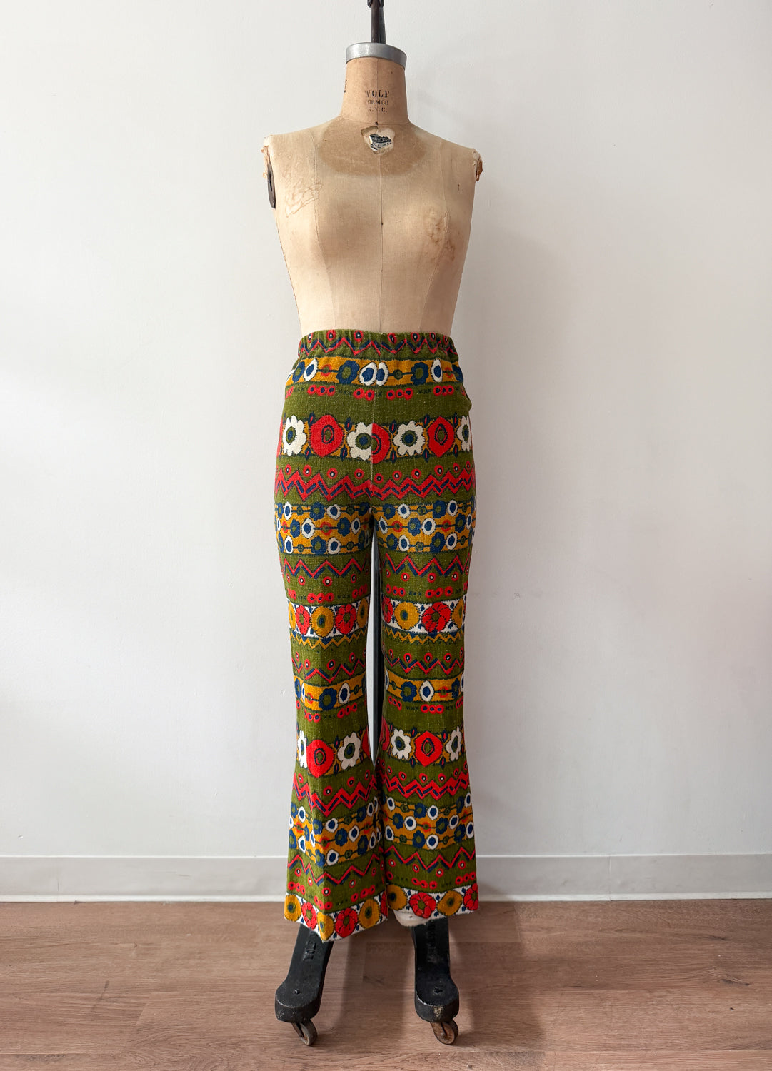 1960s Vintage Barkcloth Psychedelic Floral Zig Zag Bellbottom Pants