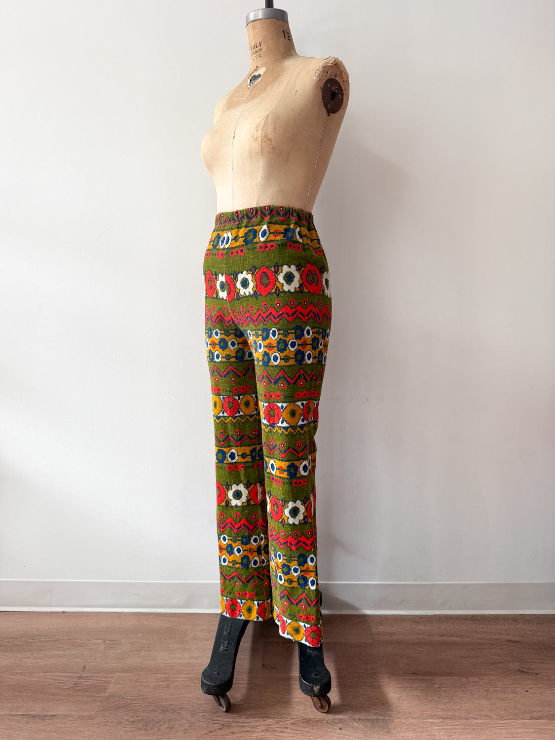 1960s Vintage Barkcloth Psychedelic Floral Zig Zag Bellbottom Pants