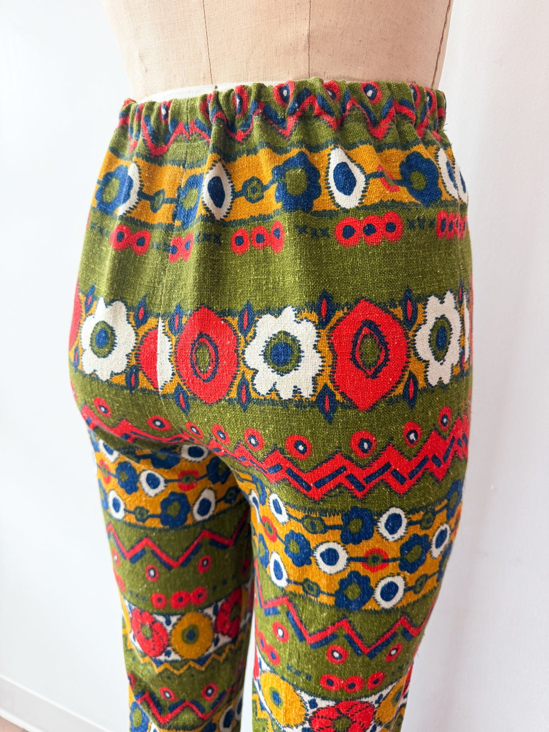 1960s Vintage Barkcloth Psychedelic Floral Zig Zag Bellbottom Pants