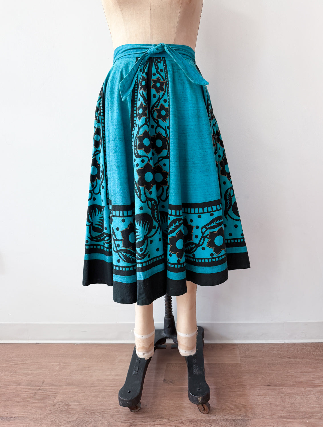 1950s Vintage Maya de Mexico Teal Floral Cotton Patio Full Circle Skirt