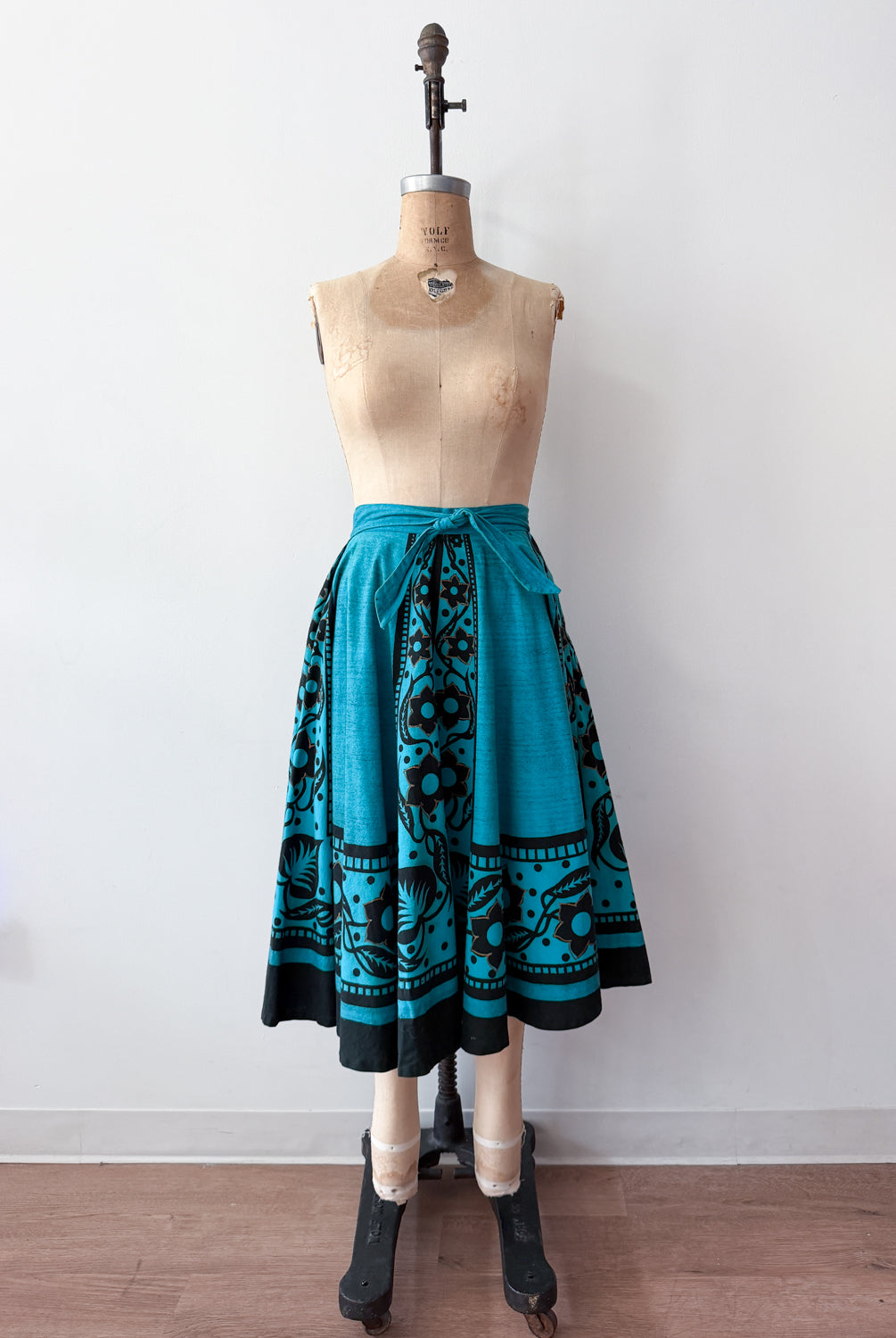 1950s Vintage Maya de Mexico Teal Floral Cotton Patio Full Circle Skirt