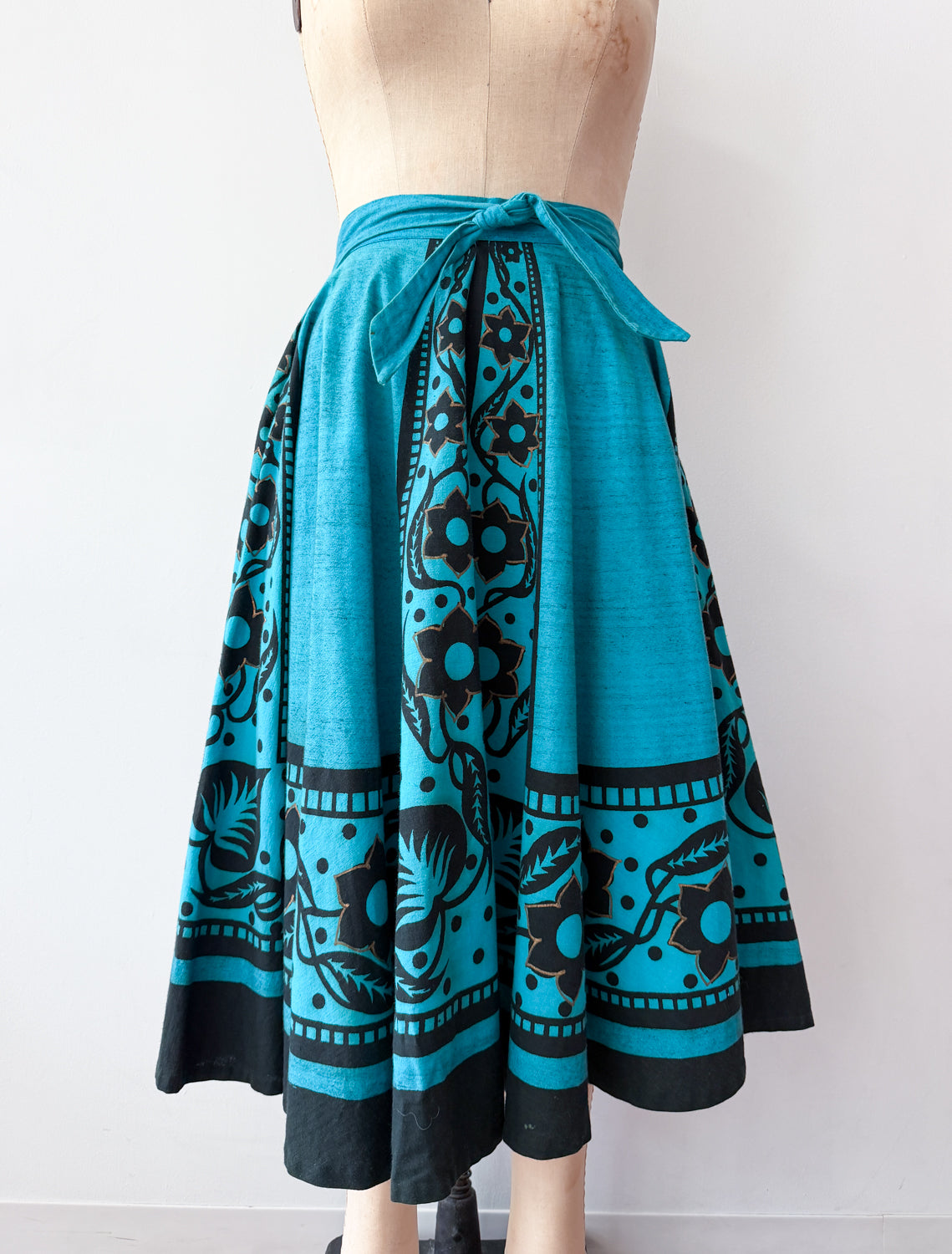 1950s Vintage Maya de Mexico Teal Floral Cotton Patio Full Circle Skirt