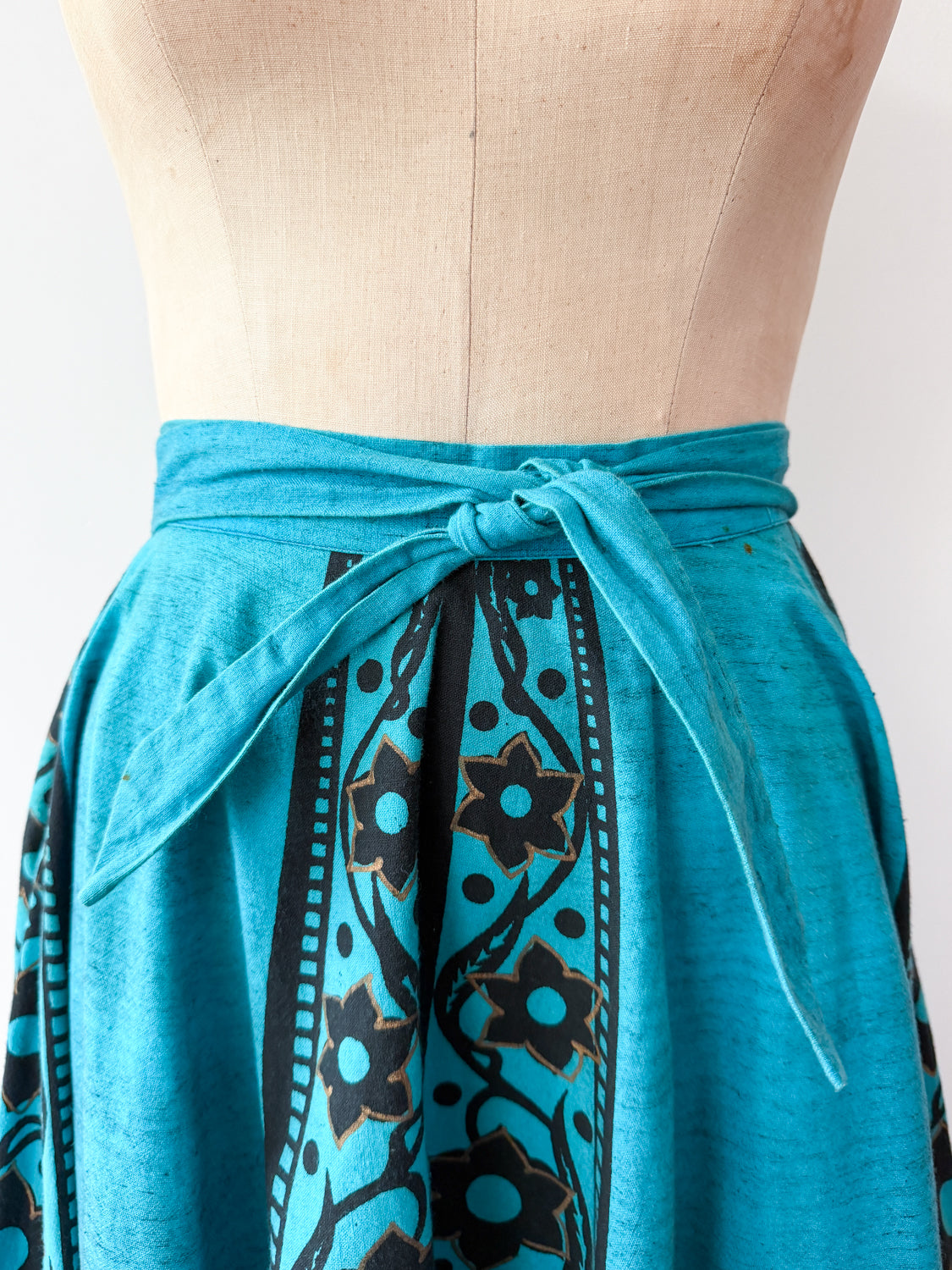 1950s Vintage Maya de Mexico Teal Floral Cotton Patio Full Circle Skirt