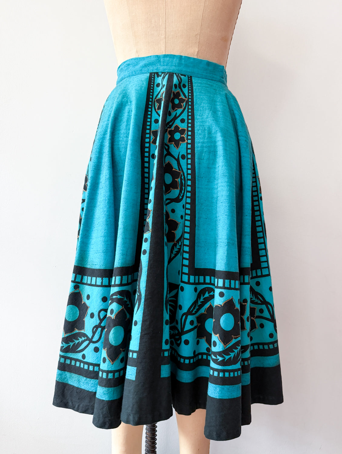 1950s Vintage Maya de Mexico Teal Floral Cotton Patio Full Circle Skirt