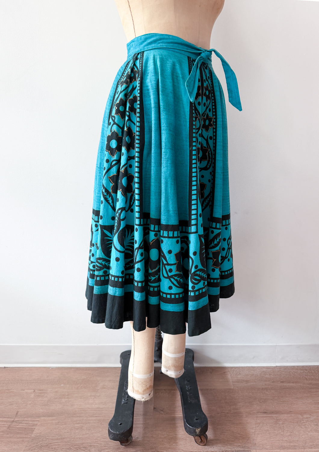 1950s Vintage Maya de Mexico Teal Floral Cotton Patio Full Circle Skirt