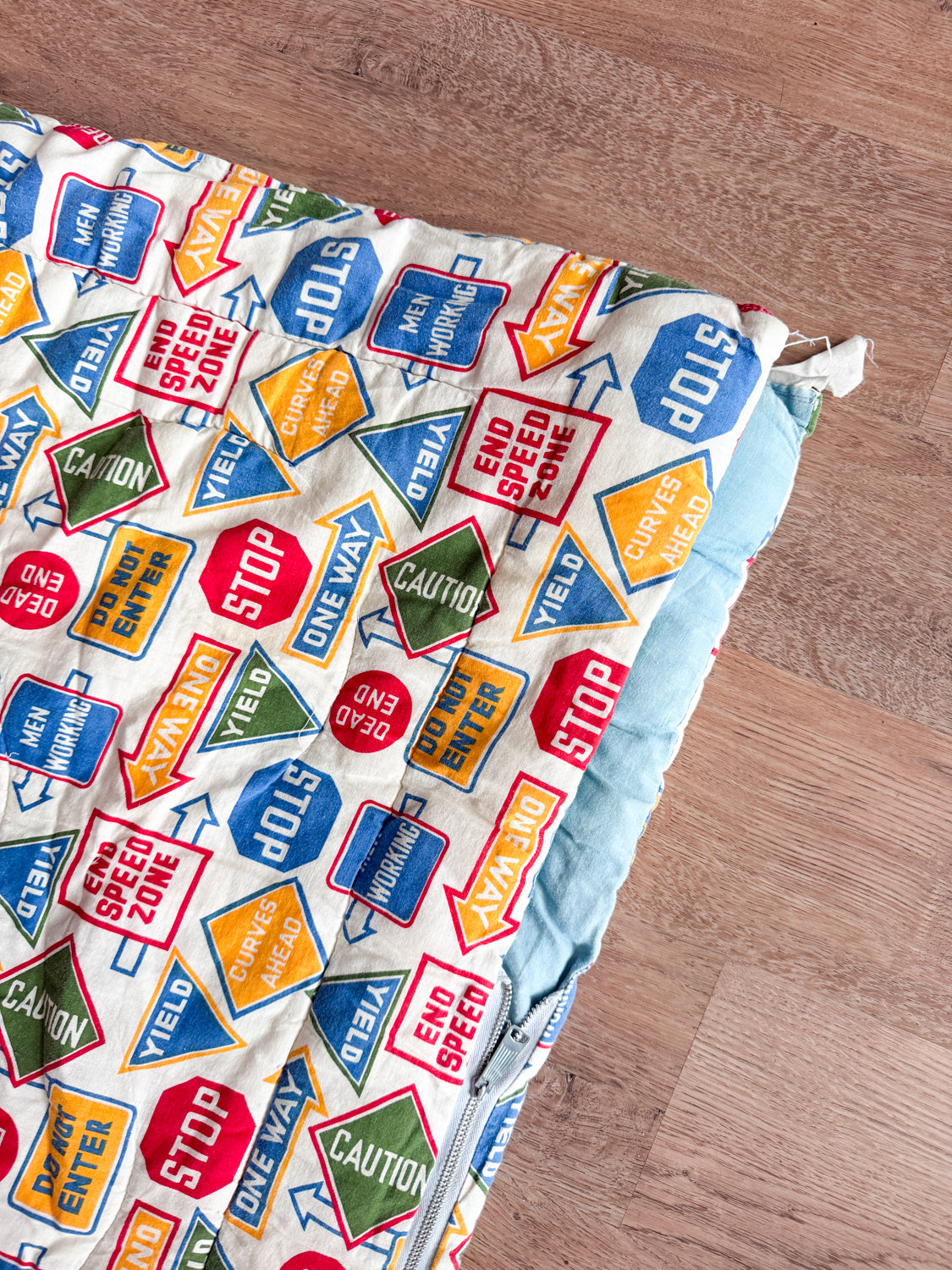 1960s Vintage SIGNS SIGNS SIGNS! Mod Primary Colors Sleeping Bag with Original Bag