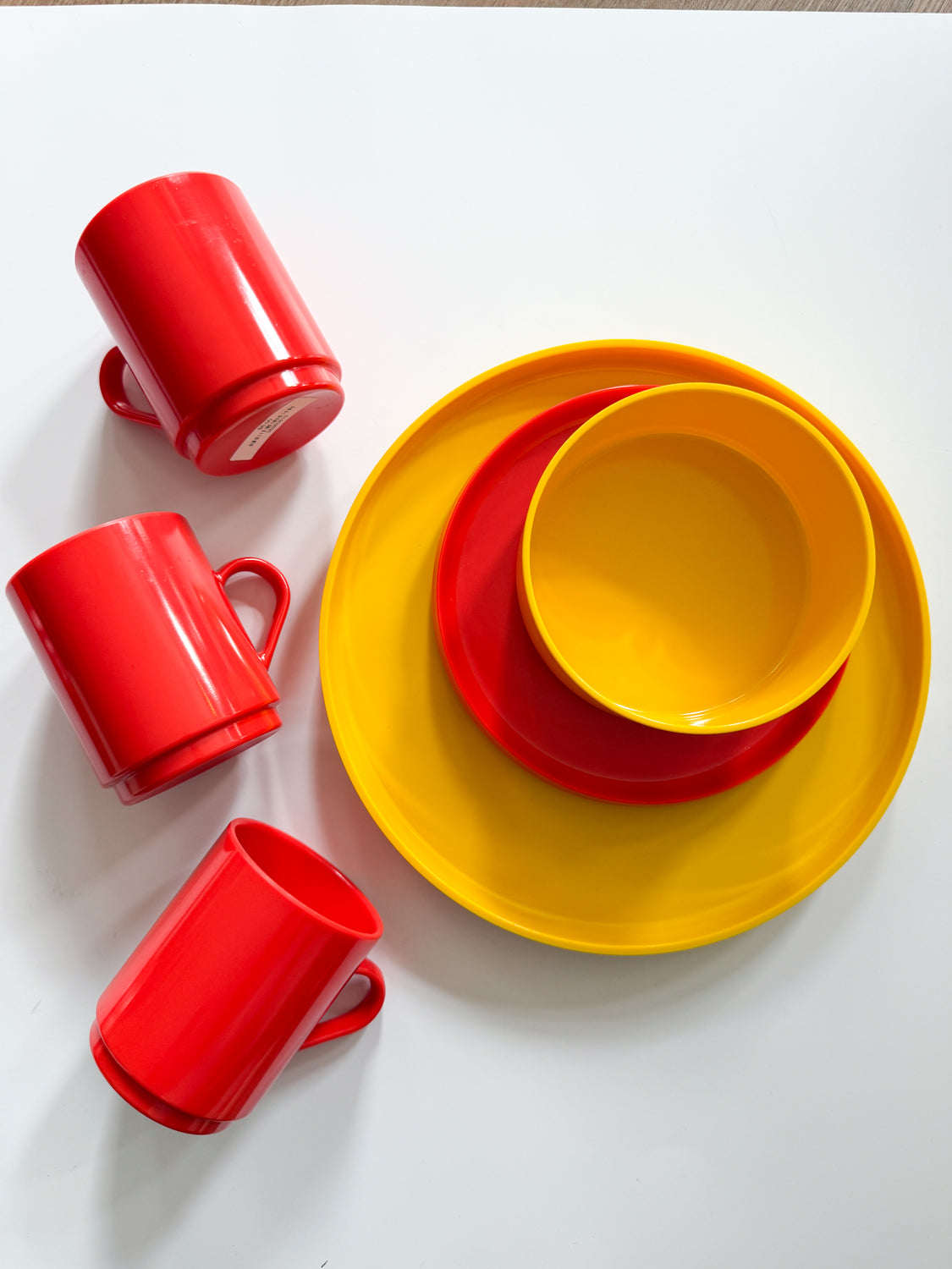 1970s Vintage 10" Yellow Melamine Dinner "Maxplates" by Heller; Massimo Vignelli - Designer