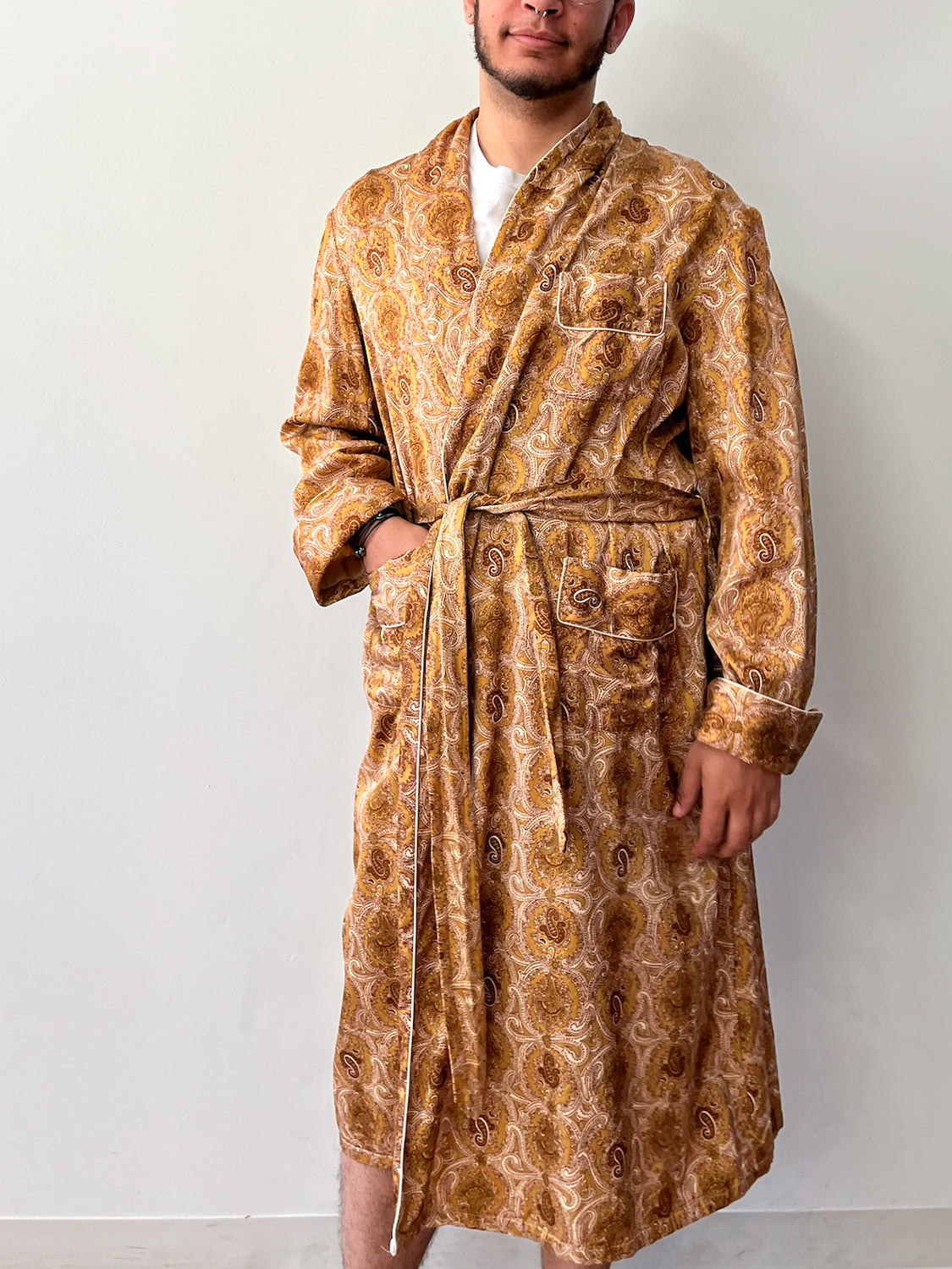 1960s Vintage Yellow Paisley Lined Multi-Pocket Robe