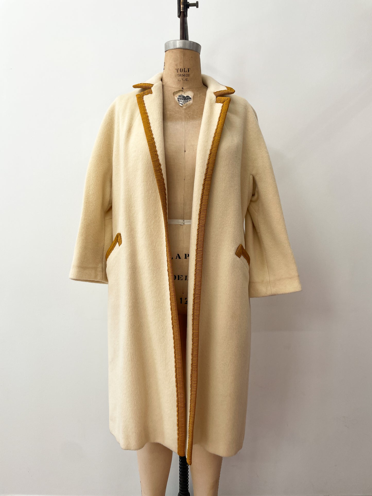 1960s Vintage Cream Wool Open Coat with Golden Trim
