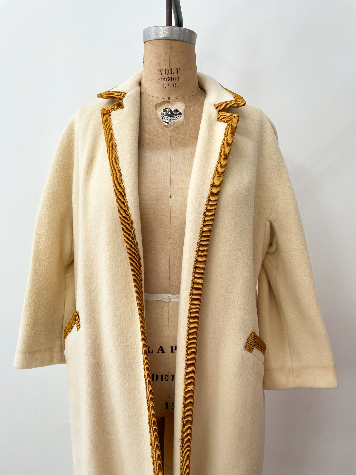 1960s Vintage Cream Wool Open Coat with Golden Trim
