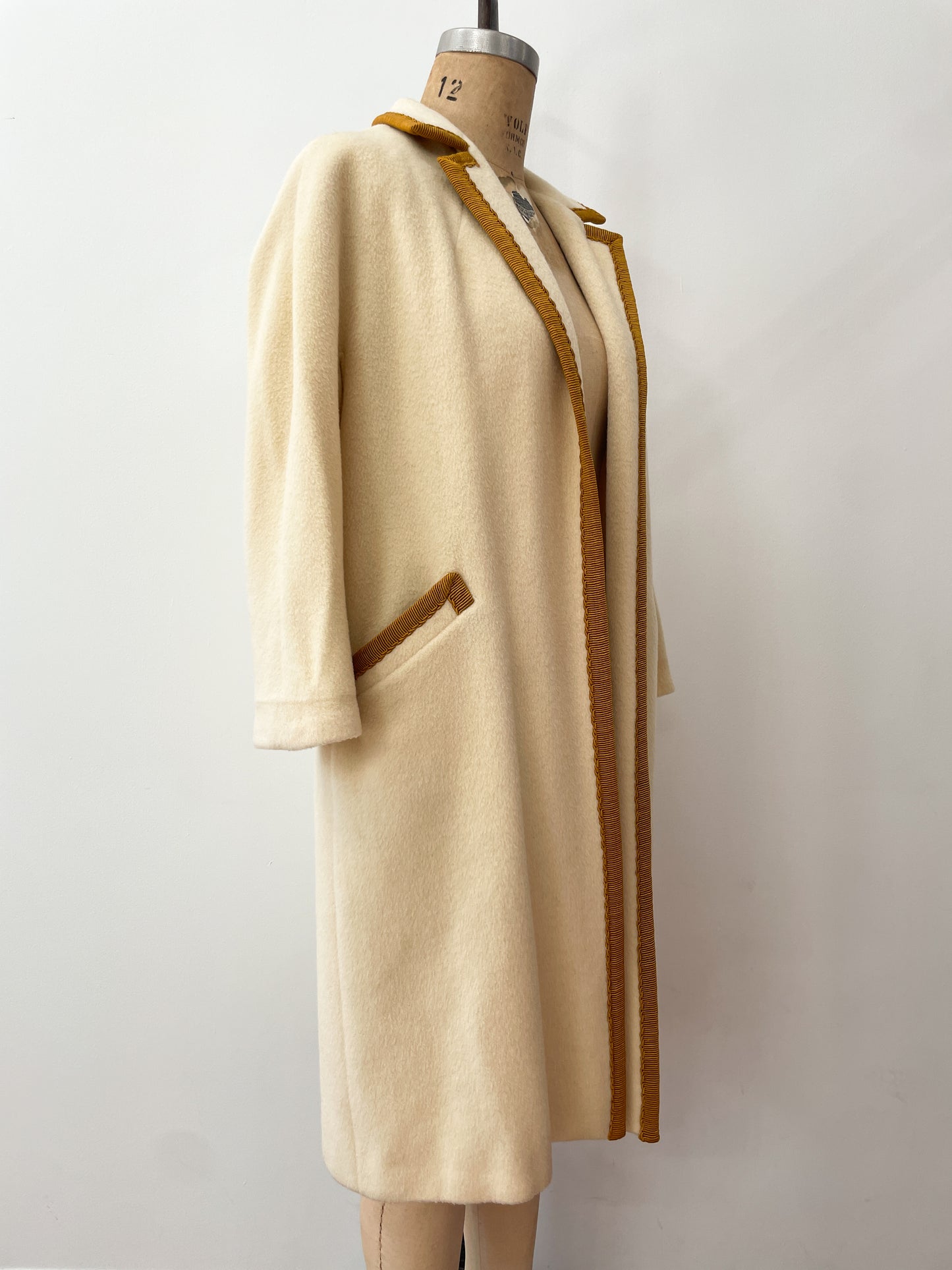 1960s Vintage Cream Wool Open Coat with Golden Trim