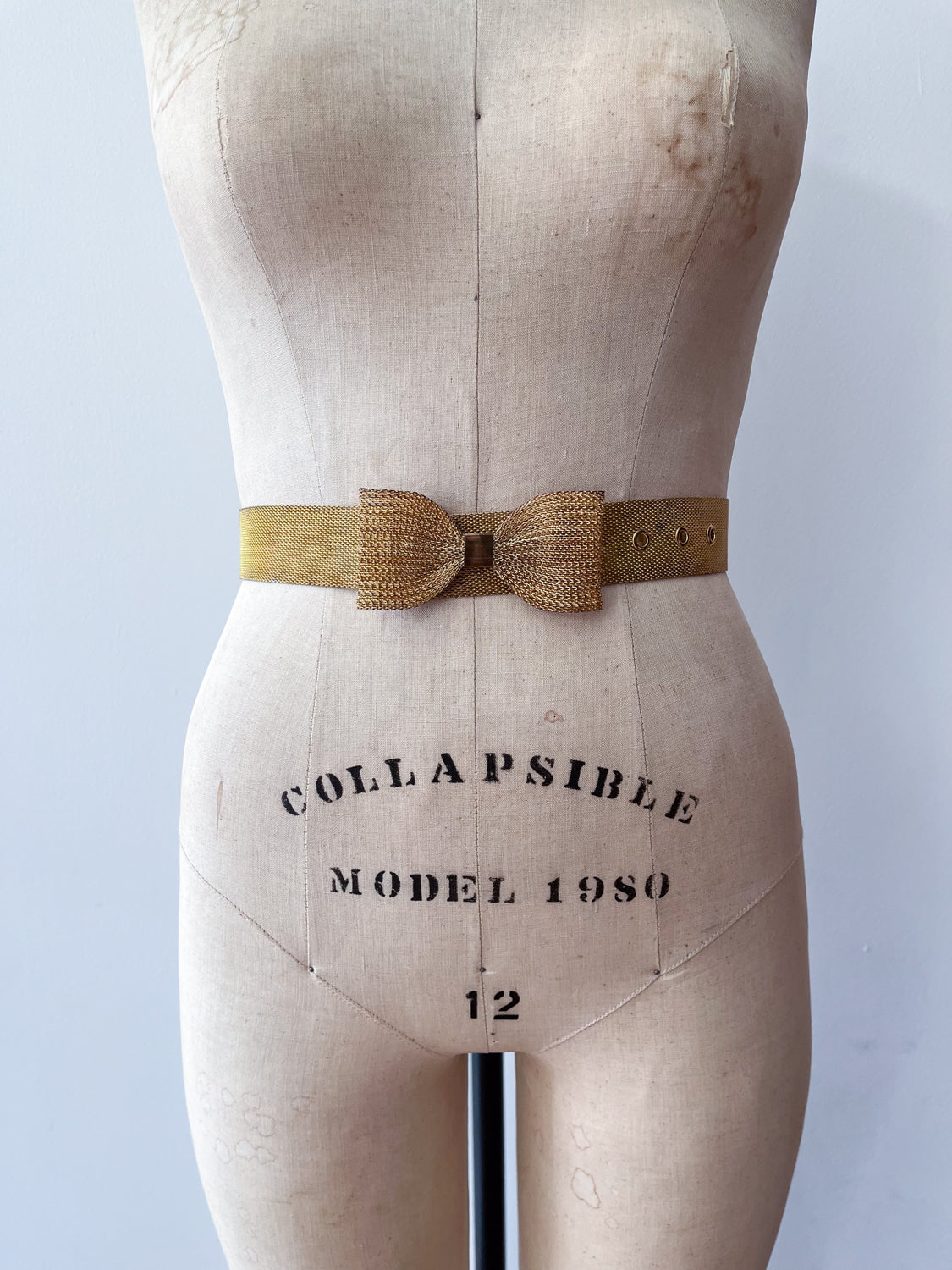 1980s Vintage Gold Tone Big Bow Metal Belt
