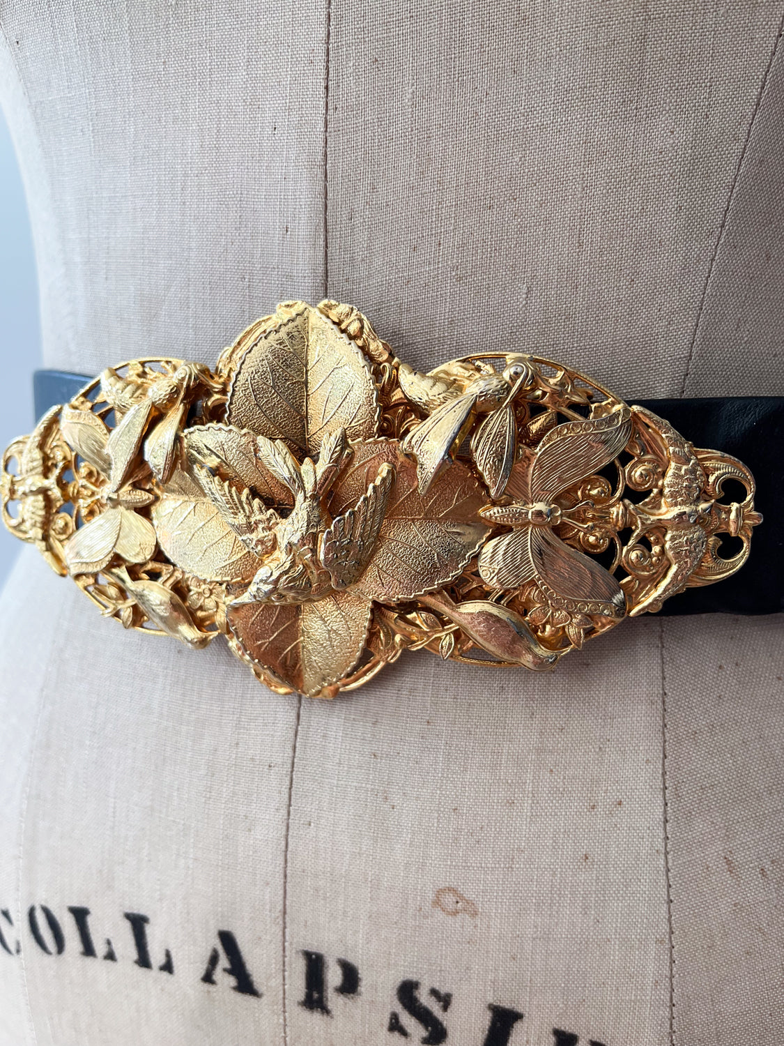 1970s - 1980s Vintage All The Birds and Butterflies Leather Belt
