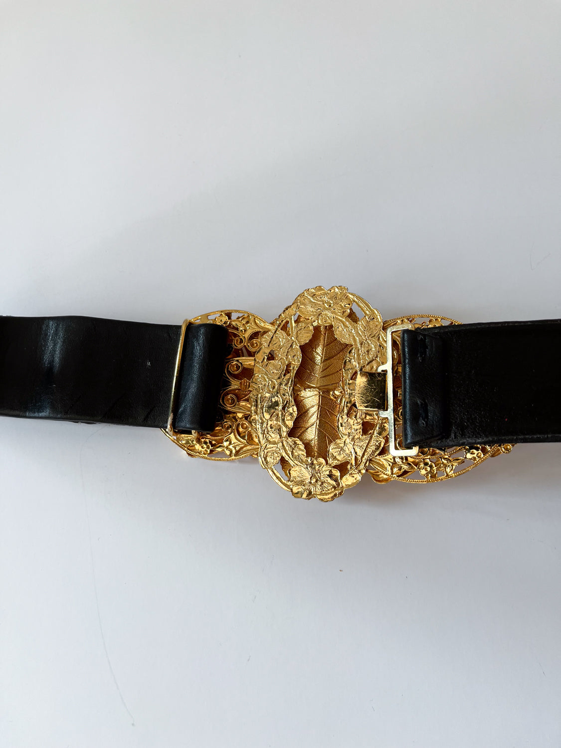 1970s - 1980s Vintage All The Birds and Butterflies Leather Belt
