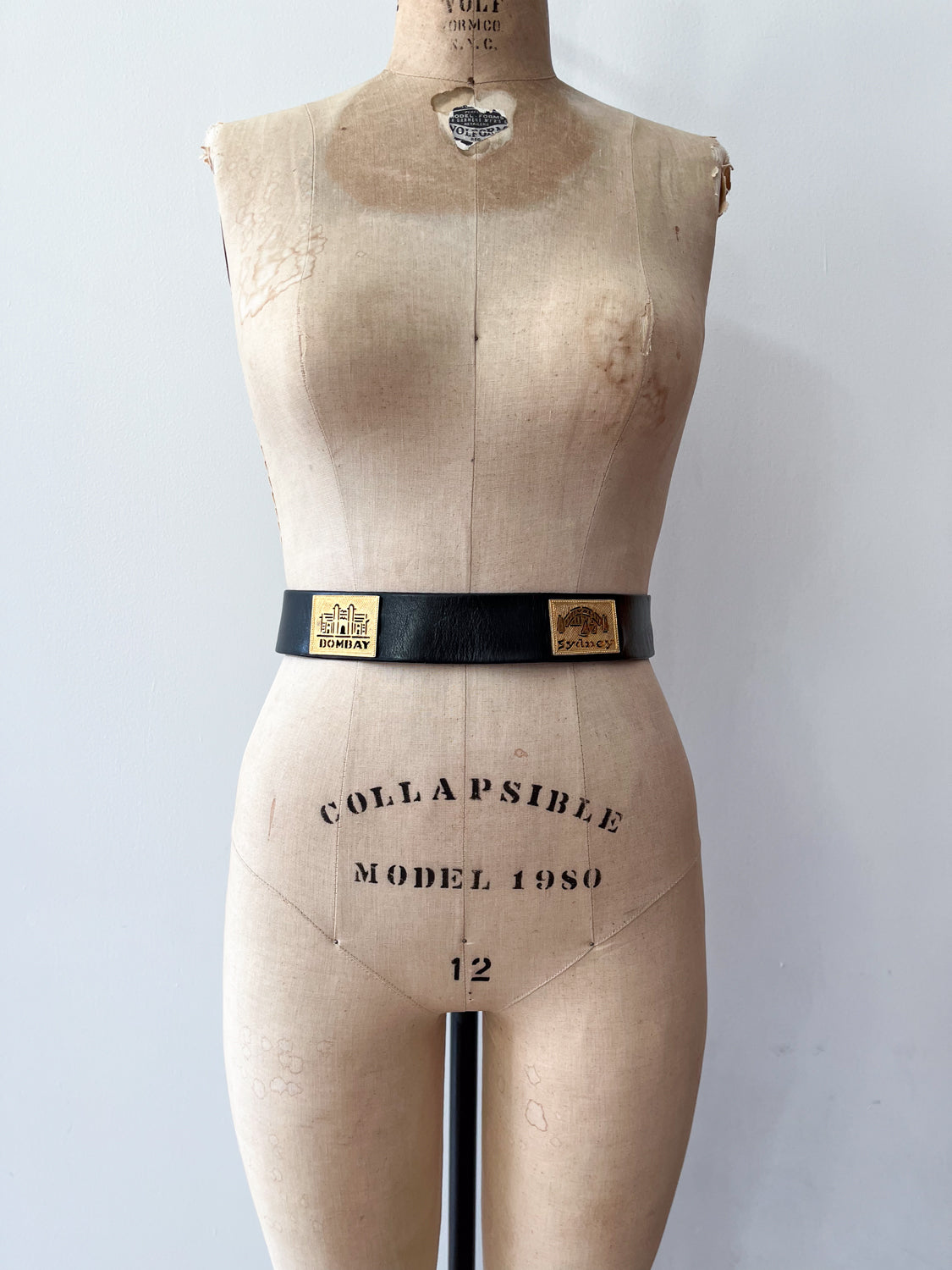 1950s Vintage Saks 5th Avenue World Traveler Cities Leather Belt