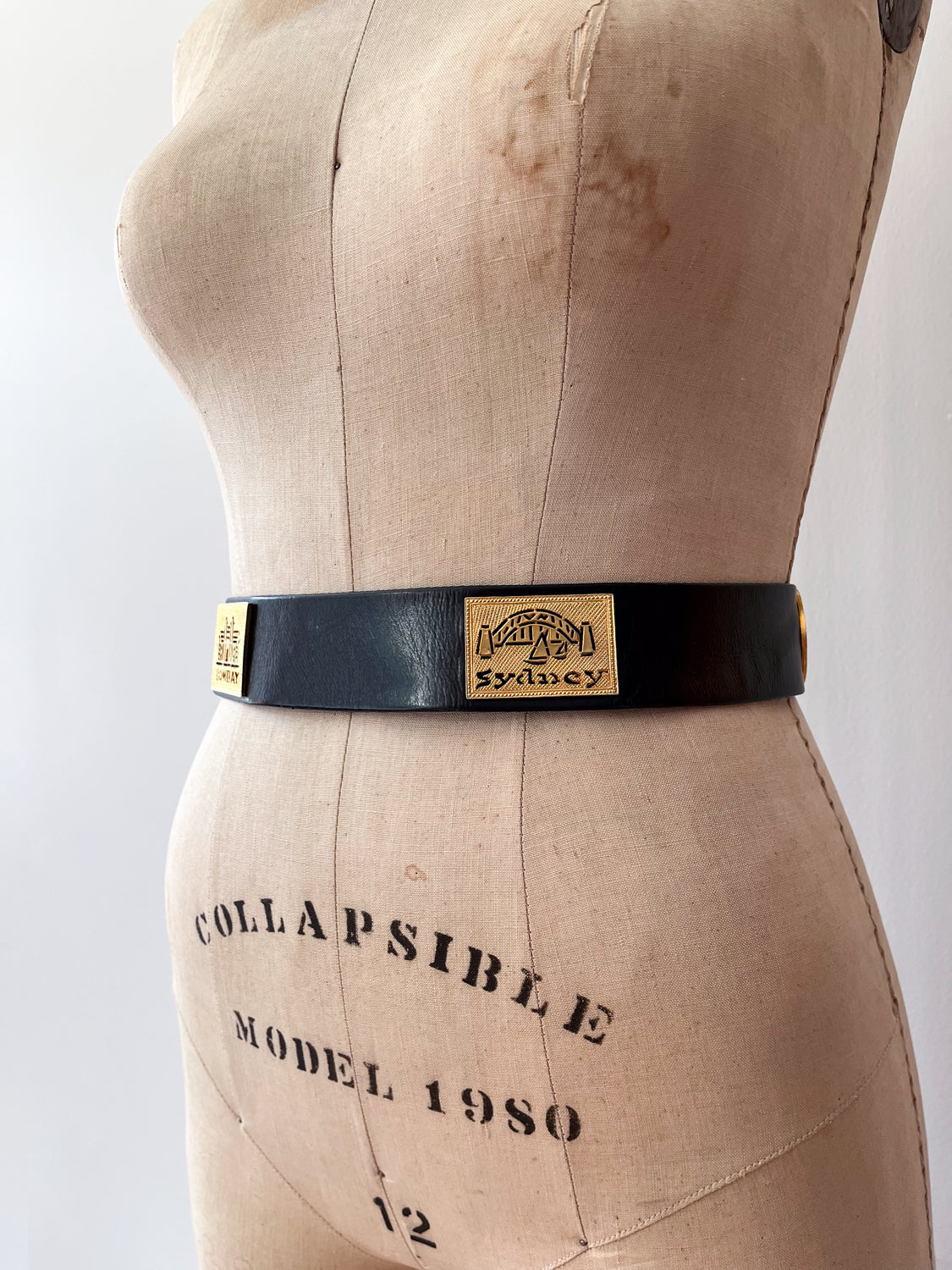 1950s Vintage Saks 5th Avenue World Traveler Cities Leather Belt