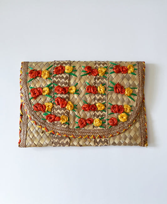 1970s Vintage Floral Woven Raffia Clutch Purse