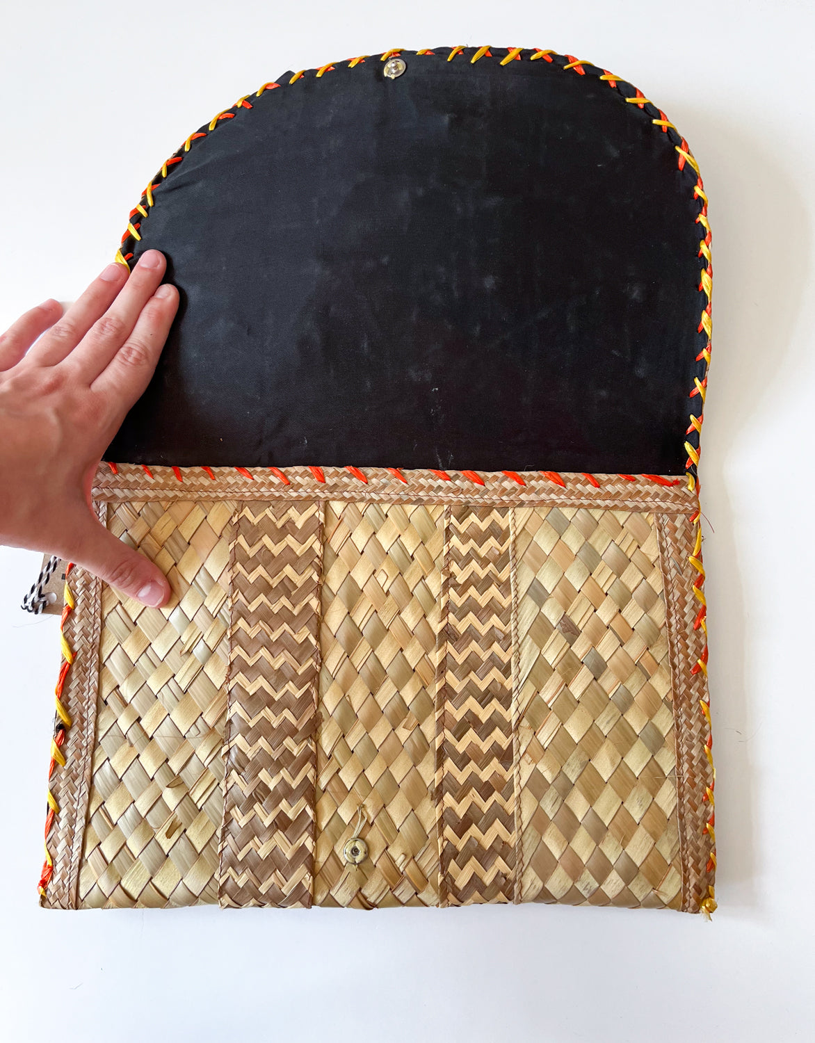 1970s Vintage Floral Woven Raffia Clutch Purse