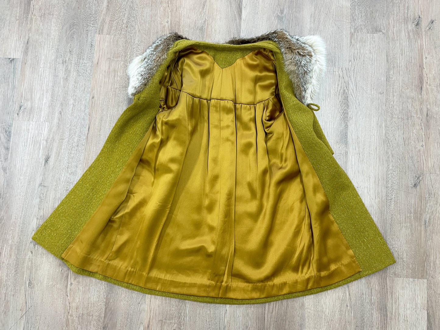 1950s Vintage Stunning Chartreuse Wool & Silk Lined Fox Fur Trim Swing Coat