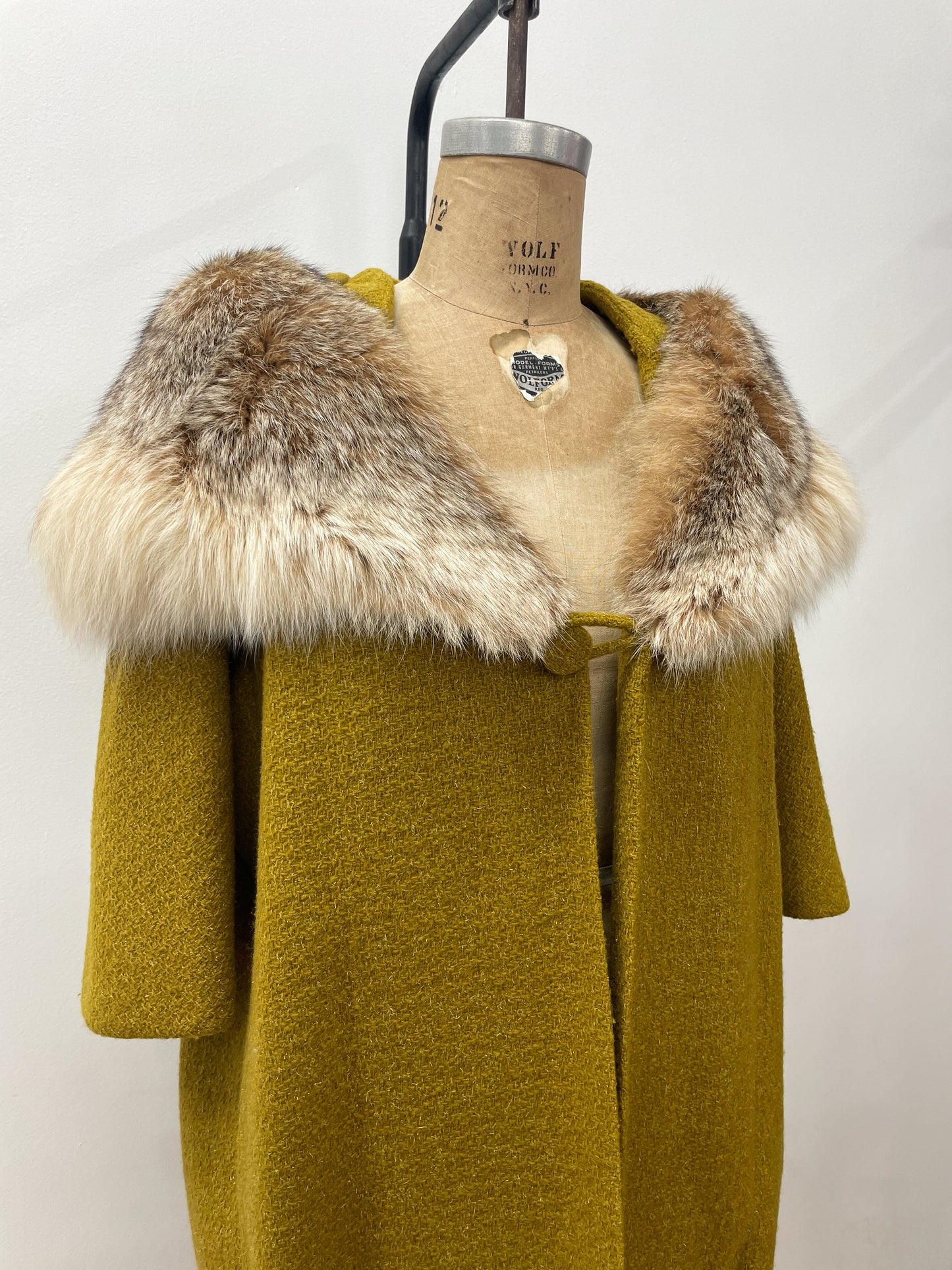 1950s Vintage Stunning Chartreuse Wool & Silk Lined Fox Fur Trim Swing Coat