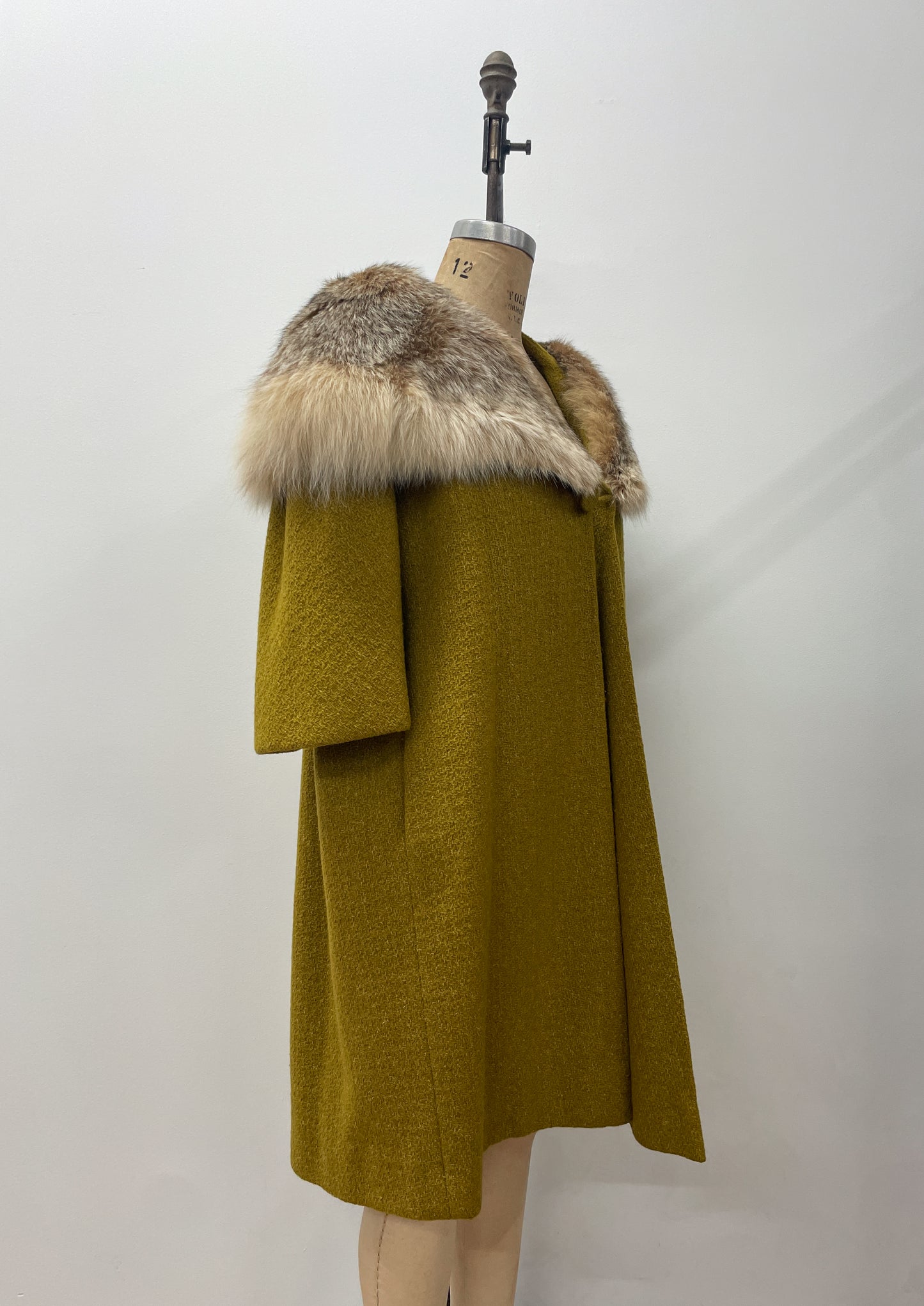 1950s Vintage Stunning Chartreuse Wool & Silk Lined Fox Fur Trim Swing Coat
