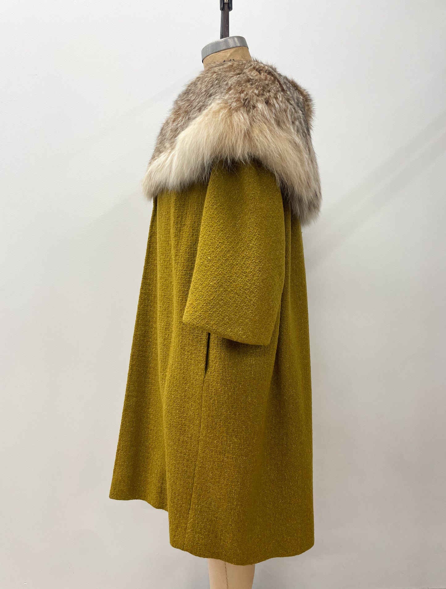1950s Vintage Stunning Chartreuse Wool & Silk Lined Fox Fur Trim Swing Coat